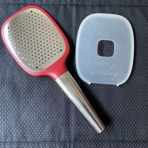 Giada de Laurentiis Hand Grater with Cover-Fine Grinding